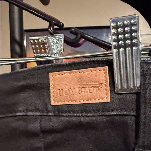 Judy Blue Women’s Black Cargo Pants - Picture 5 of 5